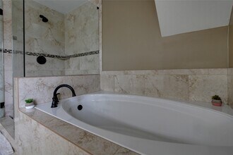 6002 Thom Rd in Humble, TX - Building Photo - Building Photo