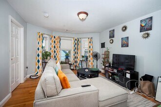90 Safford St in Quincy, MA - Building Photo - Building Photo