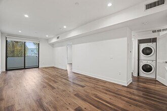 Kings On Third in Los Angeles, CA - Building Photo - Building Photo