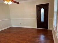 2504 Pine Tree Dr photo'