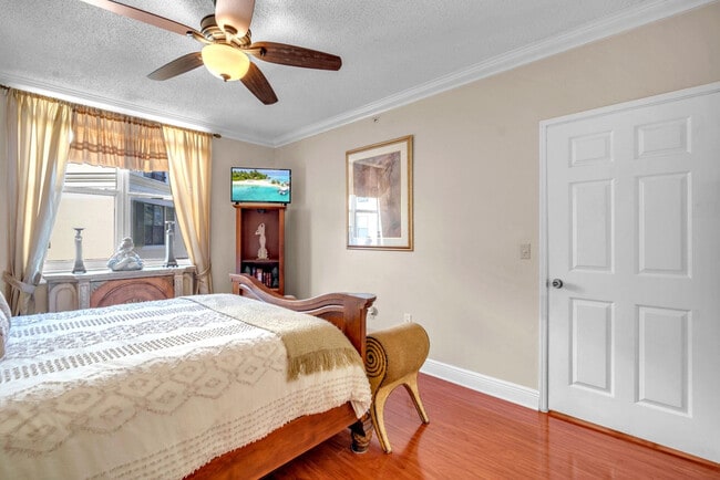 630 S Sapodilla Ave in West Palm Beach, FL - Building Photo - Building Photo