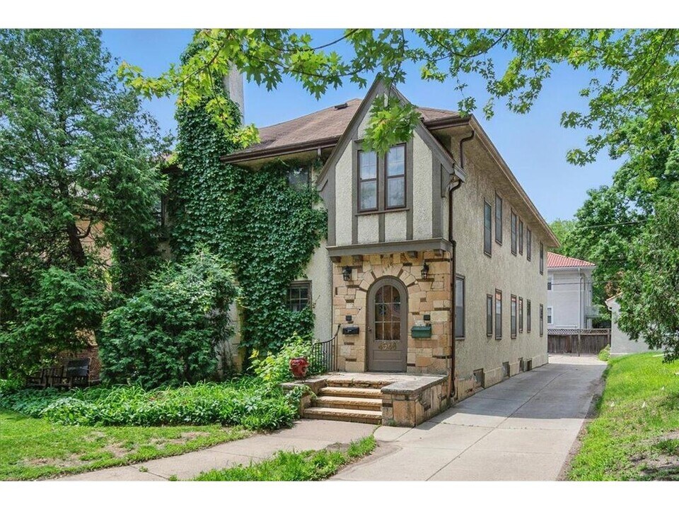 4948 Lyndale Ave S in Minneapolis, MN - Building Photo