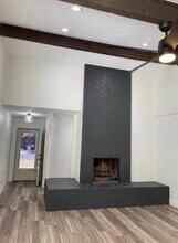 909 Cripple Creek Dr in Austin, TX - Building Photo - Building Photo