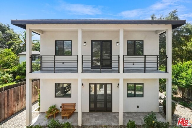 property at 720 W Altadena Dr