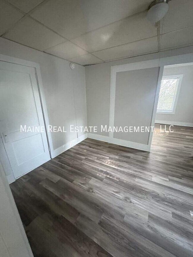 124 York St in Bangor, ME - Foto de edificio - Building Photo