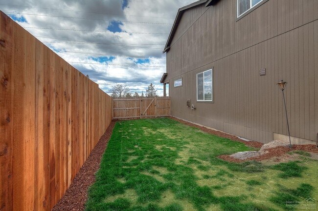 property at 122 SW 35th St
