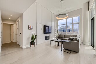 1330 Lancaster St-Unit -C802 in Baltimore, MD - Foto de edificio - Building Photo