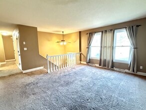 2317 Independence Ct in Jefferson City, MO - Foto de edificio - Building Photo