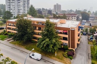Park Villa Apartments in New Westminster, BC - Building Photo - Building Photo