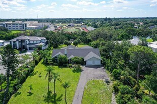 4935 Riverwood Ave in Sarasota, FL - Building Photo