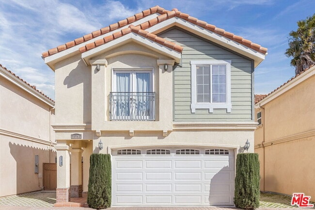 property at 13743 Cordary Ave