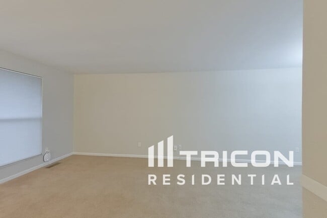 1563 Park Ridge Ln in Arnold, MO - Foto de edificio - Building Photo