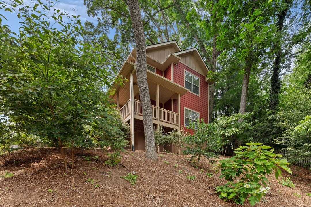 8 Thurland Ave in Asheville, NC - Building Photo