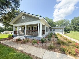 7048 NC-210 in Smithfield, NC - Building Photo