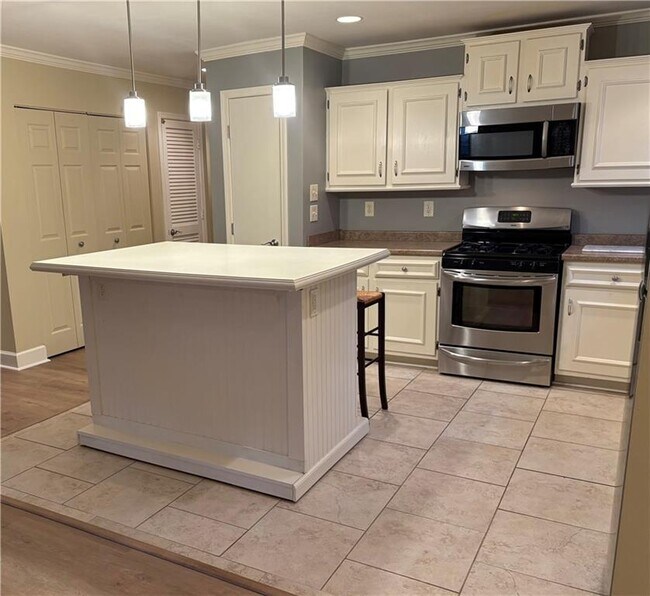 1914 Powers Ferry Trce SE in Marietta, GA - Building Photo - Building Photo