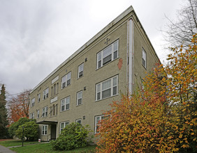 St. James Apartments in New Westminster, BC - Building Photo - Building Photo