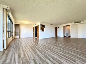1040 Lunalilo St in Honolulu, HI - Building Photo - Building Photo