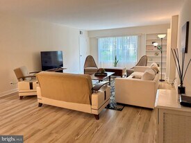 7680 Tremayne Pl in McLean, VA - Building Photo