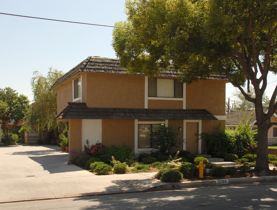 15304 Studebaker Rd in Norwalk, CA - Building Photo