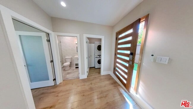 6440 Yarmouth Ave in Los Angeles, CA - Building Photo - Building Photo