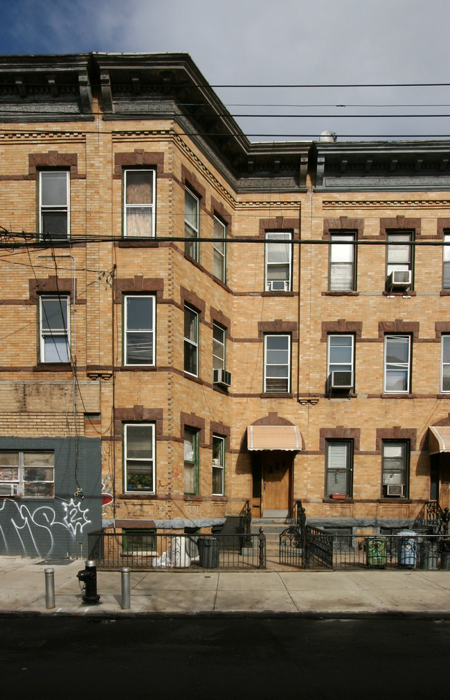 241 St Nicholas Ave