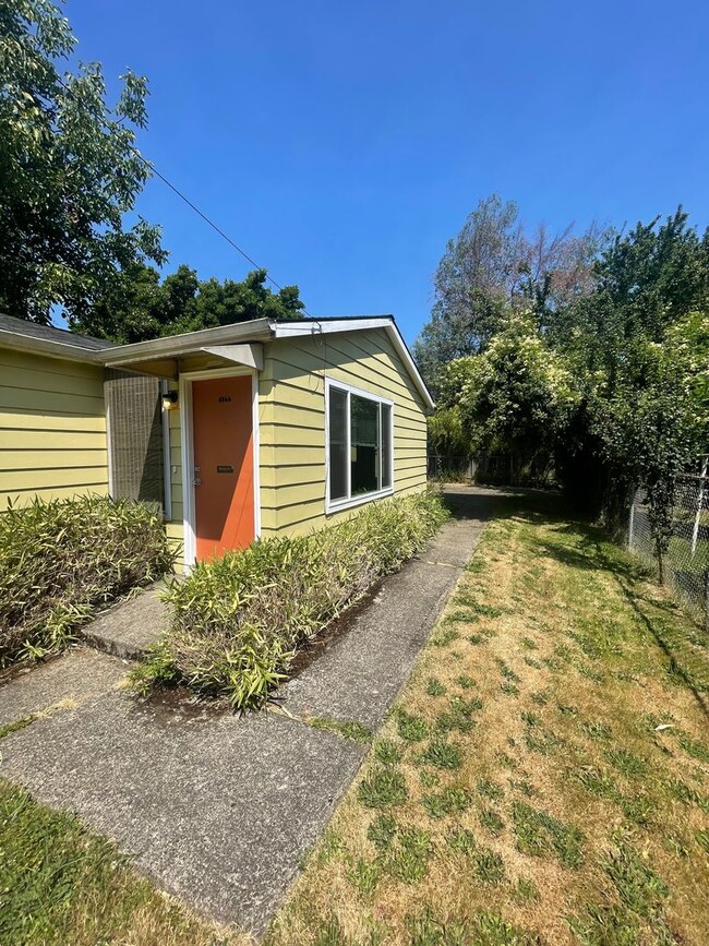 property at 3544-3546-3546 N Borthwick Ave