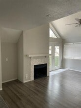 9831 W Walnut St in Dallas, TX - Building Photo - Building Photo