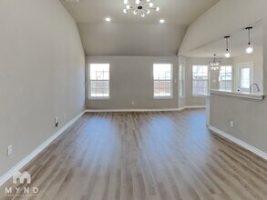 5401 Ashworth Ct in Granbury, TX - Foto de edificio - Building Photo