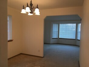 8400 49th Loop SE in Olympia, WA - Foto de edificio - Building Photo