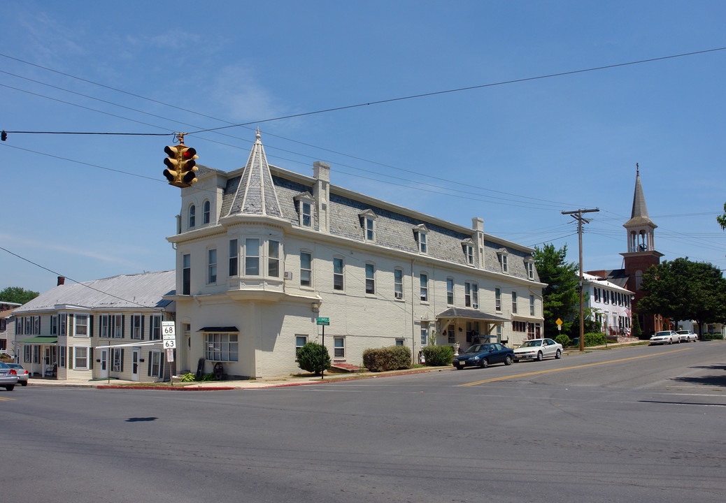 1-7 E Church St in Williamsport, MD - Foto de edificio