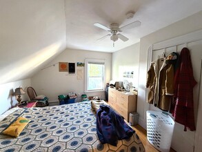 62 Willow Ave in Somerville, MA - Foto de edificio - Building Photo