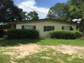 4112 Stanford Rd in Mobile, AL - Building Photo