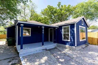 146 Leroux St in San Antonio, TX - Building Photo - Building Photo