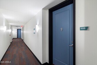 310 S 4th St in Phoenix, AZ - Building Photo - Building Photo