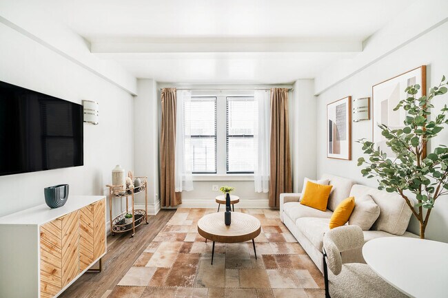 238 W 73rd St in New York, NY - Building Photo - Building Photo