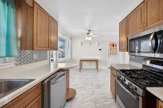 304 E Golf Rd in Mount Prospect, IL - Building Photo - Building Photo