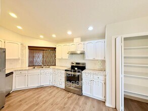 10411 NE 66th St in Vancouver, WA - Building Photo - Building Photo