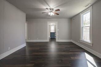 844 S Kickapoo Ave in Springfield, MO - Building Photo - Building Photo