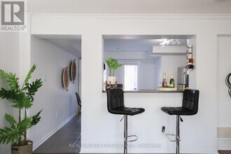 3200 Bentley Dr in Mississauga, ON - Building Photo - Building Photo