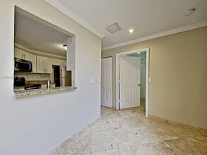 800 SW 87th Terrace in Plantation, FL - Building Photo - Building Photo