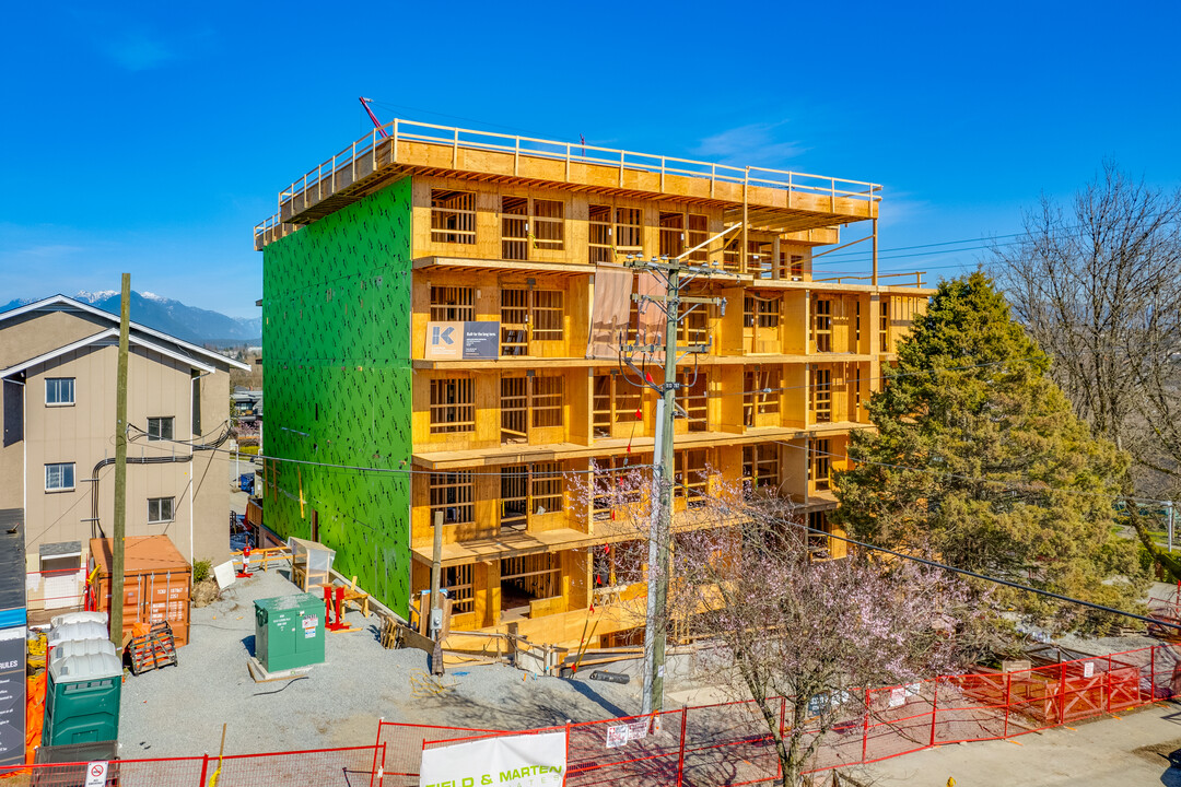 3321 E 5th Av in Vancouver, BC - Building Photo