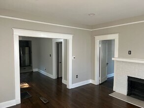 1366 Bryan Ave in Atlanta, GA - Foto de edificio - Building Photo