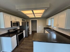 7633 Maeve Dr in Fort Wayne, IN - Building Photo - Building Photo