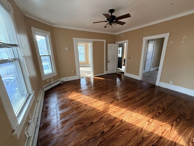 94 Glen St, Unit 94 Glen St 1st FL