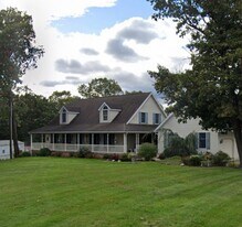 411 Firehouse Rd in Grantville, PA - Building Photo