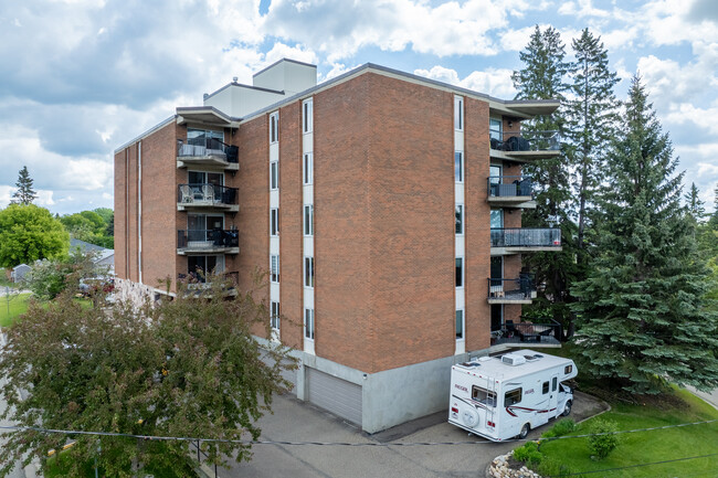 Michener Manor in Red Deer, AB - Building Photo - Building Photo