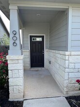 906 Main St in Hutto, TX - Building Photo - Building Photo