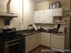 86 Hammond St in Boston, MA - Foto de edificio - Building Photo
