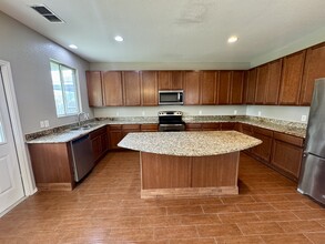27327 Lasso Bend in San Antonio, TX - Building Photo - Building Photo