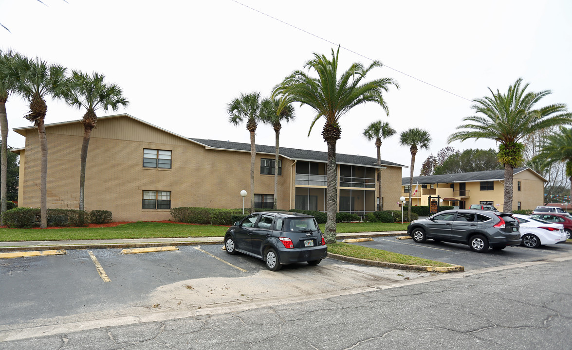 130 E Johnson Ave in Lake Wales, FL - Building Photo